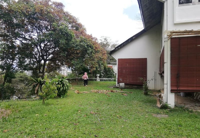 Kenny Hills - [No.8] 36000sf, at the peak