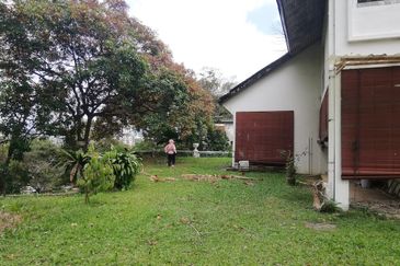 Kenny Hills - [No.8] 36000sf, at the peak