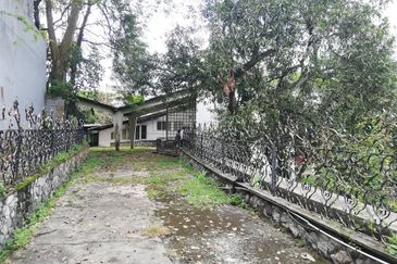 Kenny Hills - [No.8] 36000sf, at the peak