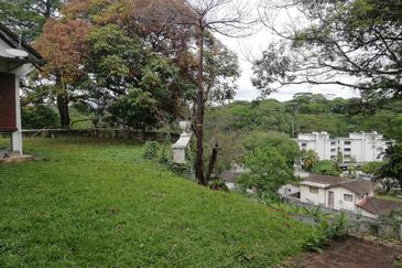 Kenny Hills - [No.8] 36000sf, at the peak