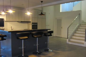 Damansara Heights - Guarded, lift, large ensuite rooms