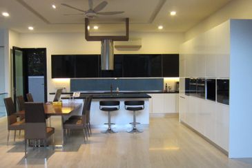 Damansara Heights - Guarded, lift, large ensuite rooms