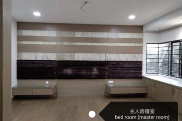 Taman United - 6+2 rooms, 6 carpark