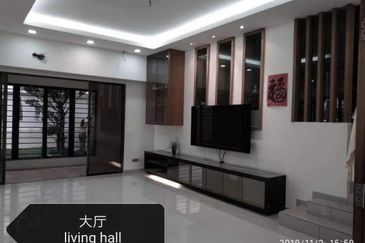 Taman United - 6+2 rooms, 6 carpark