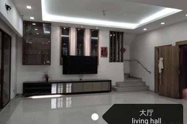 Taman United - 6+2 rooms, 6 carpark