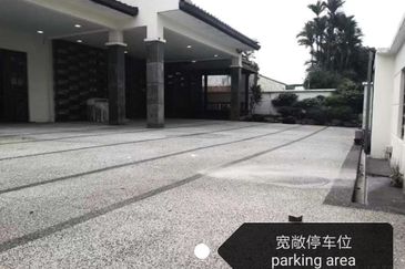 Taman United - 6+2 rooms, 6 carpark