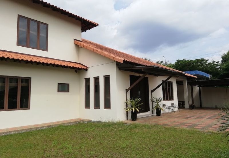 Tropicana Golf- 1.5 storeys (suitable for elderly)