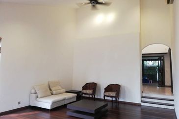 Tropicana Golf- 1.5 storeys (suitable for elderly)