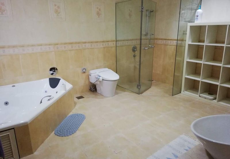 Tropicana Golf- 1.5 storeys (suitable for elderly)