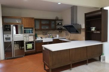 Tropicana Golf- 1.5 storeys (suitable for elderly)