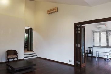 Tropicana Golf- 1.5 storeys (suitable for elderly)