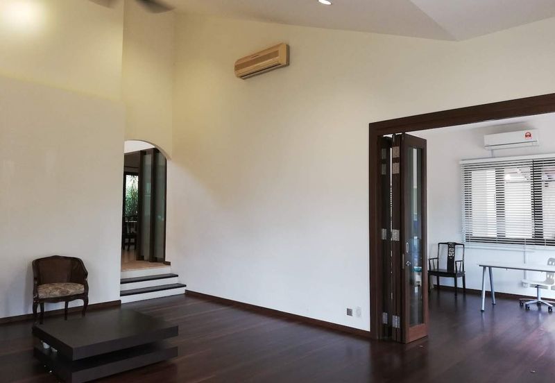 Tropicana Golf- 1.5 storeys (suitable for elderly)