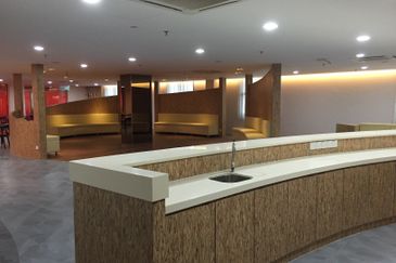 PJ - Enbloc building (college/hospital/HQ)