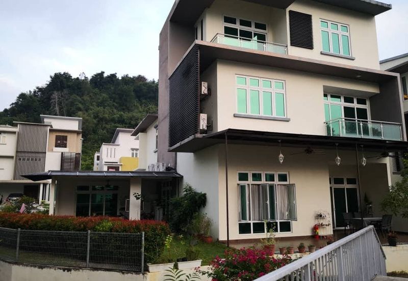 Tijani Ukay - Gated (Strata, foreigners can buy)