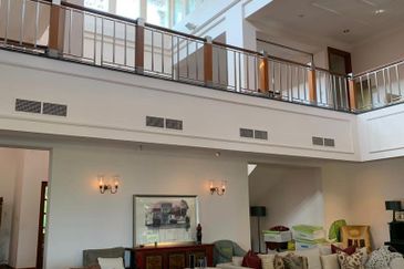 Bangsar Hill-gated, infinity pool, fantastic view 