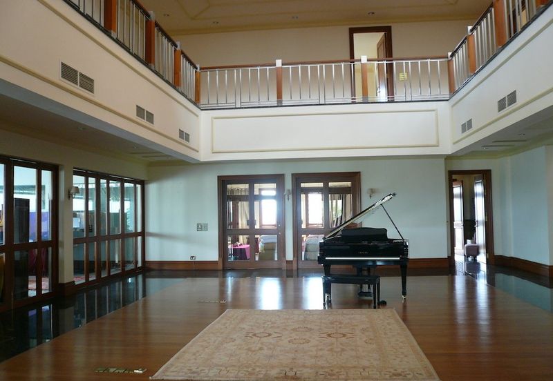 Bangsar Hill-gated, infinity pool, fantastic view 