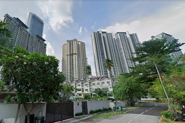 Prime freehold land. Walk to LRT (Office/Cafe)