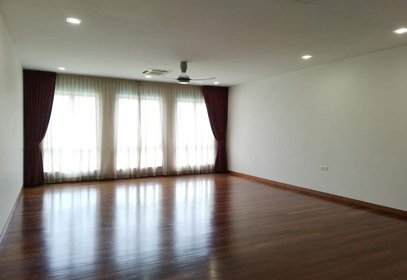 Kenny Hills - Large house, pool and garden