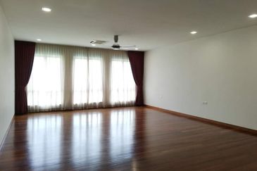 Kenny Hills - Large house, pool and garden