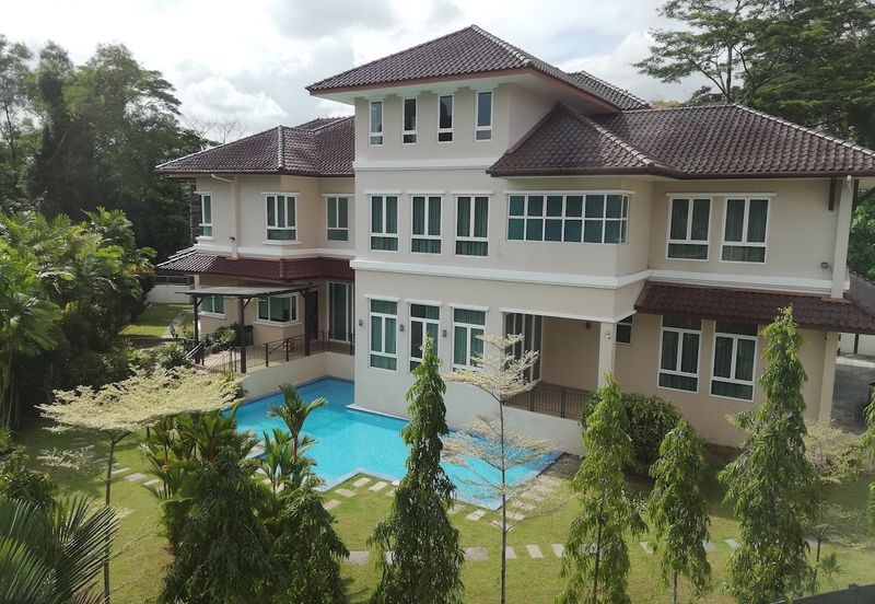 Kenny Hills - Large house, pool and garden