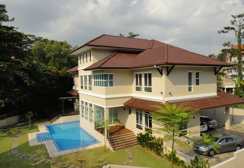 Kenny Hills - Large house, pool and garden