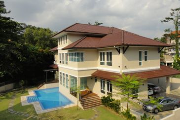Kenny Hills - Large house, pool and garden