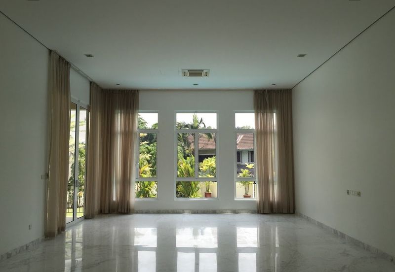 Kenny Hills - Large house, pool and garden