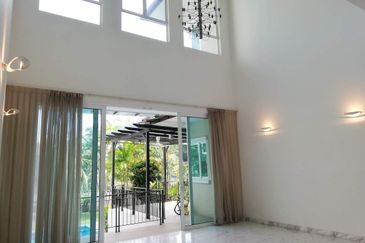 Kenny Hills - Large house, pool and garden