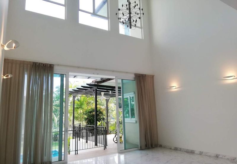 Kenny Hills - Large house, pool and garden