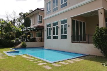 Kenny Hills - Large house, pool and garden