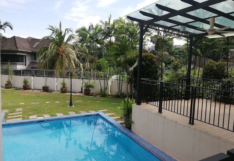 Kenny Hills - Large house, pool and garden