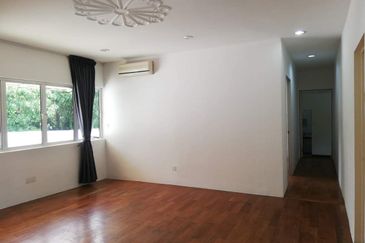 Titiwangsa-21Ksf land/park 20 cars (office/school)