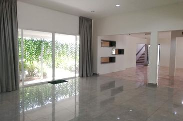 Titiwangsa-21Ksf land/park 20 cars (office/school)