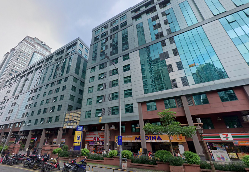 Megan Avenue (whole block) - walk to LRT