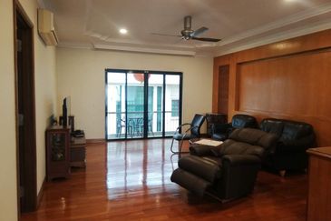 Tropicana Golf -6 room, park 10 car, well maintain