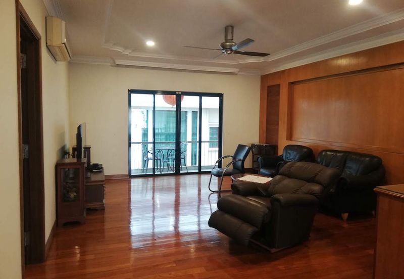 Tropicana Golf -6 room, park 10 car, well maintain