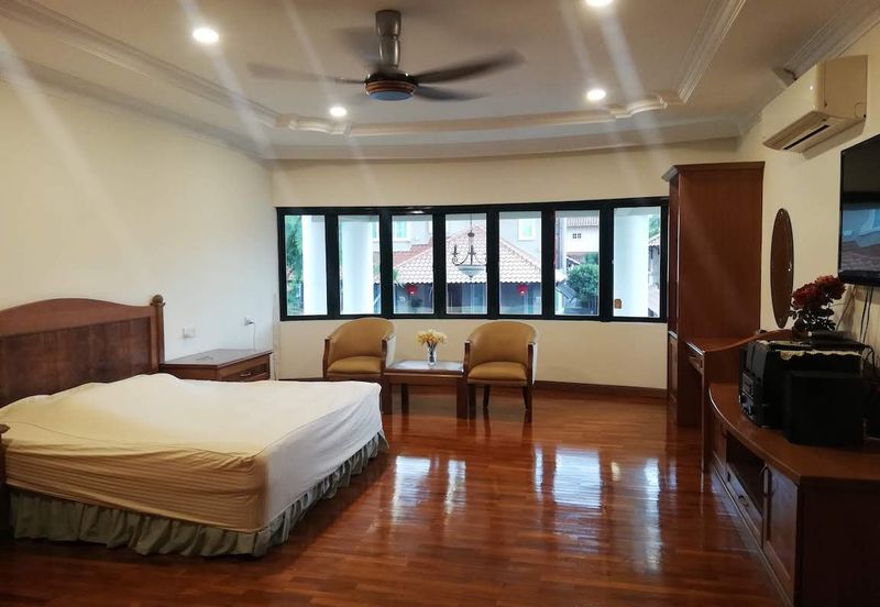 Tropicana Golf -6 room, park 10 car, well maintain