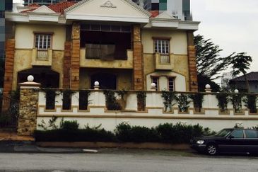 Tropicana Golf - Golf course view, lift, near shop