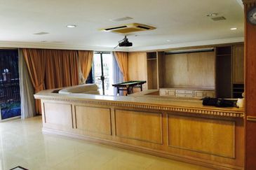 Tropicana Golf - Golf course view, lift, near shop