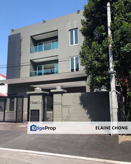 Ampang - 3 storeys, 8 rooms, near shops (15Ksf), Selangor, Ampang