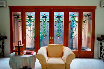 Hidden gem - large pool and garden (21000sf)