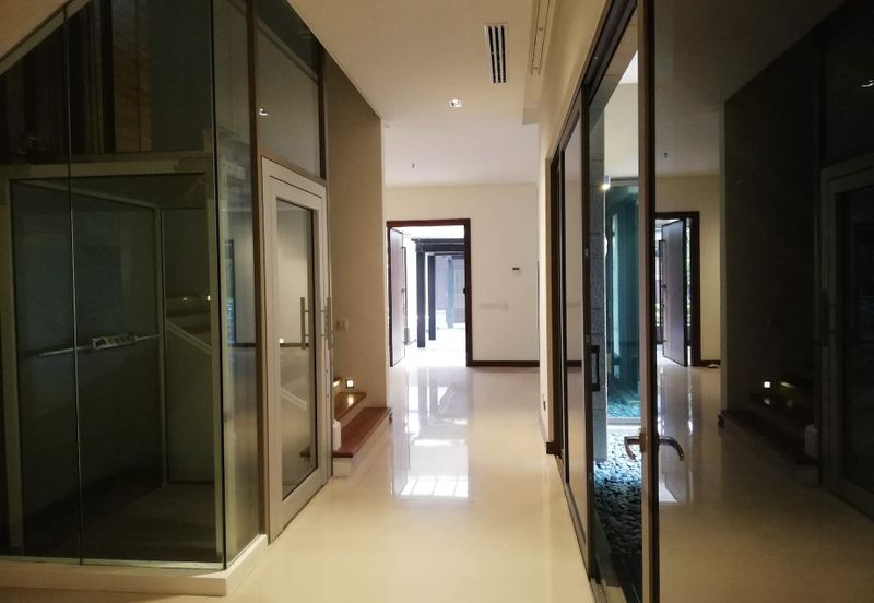 Kenny Hills - Luxury Twin Bungalow (27000sf land)