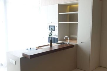 Edge of U-Thant - Gated, furnished