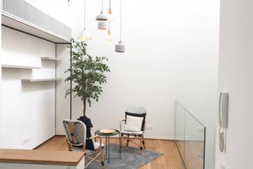 Edge of U-Thant - Gated, furnished