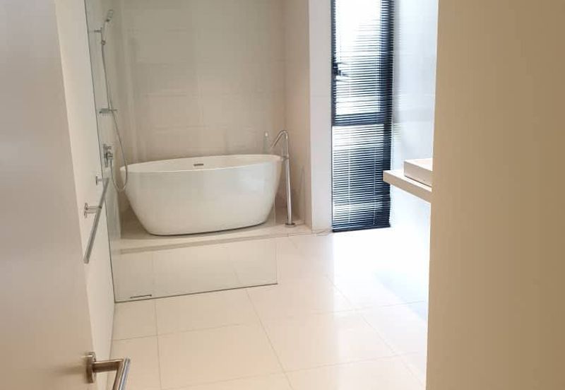 Edge of U-Thant - Gated, furnished