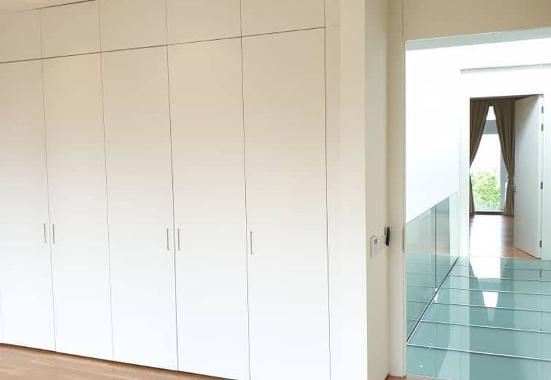 Edge of U-Thant - Gated, furnished