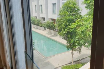 Edge of U-Thant - Gated, furnished