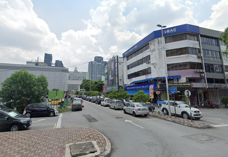 Ampang - (1-3 blocks) near Ampang Point, lift