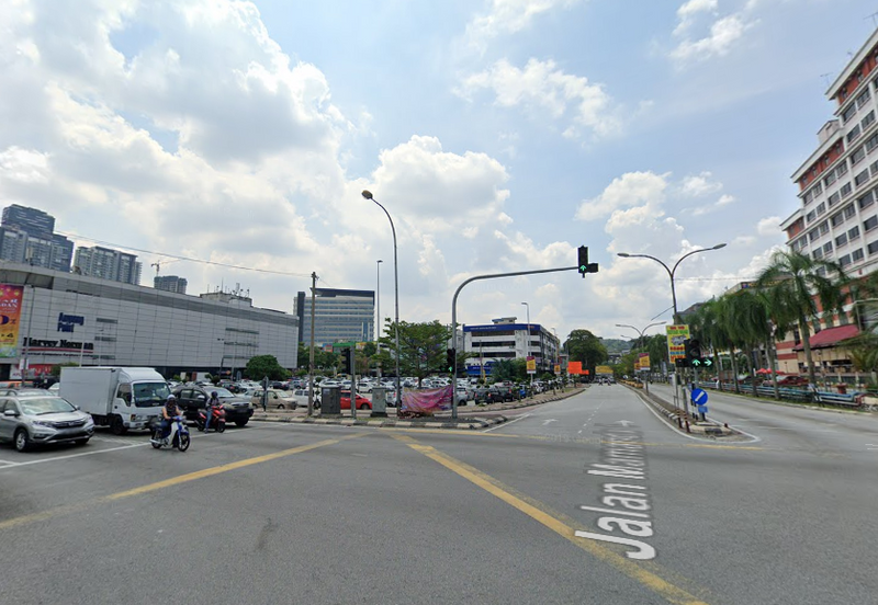 Ampang - (1-3 blocks) near Ampang Point, lift