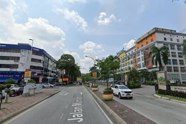 Ampang - (1-3 blocks) near Ampang Point, lift